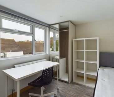 Edinburgh Road, Brighton - Photo 2