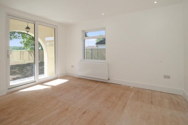 4 bedroom detached bungalow to rent - Photo 1