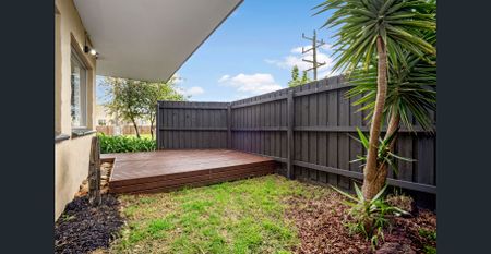 Location, Location! - Photo 4