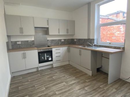 2 bedroom terraced house to rent - Photo 3