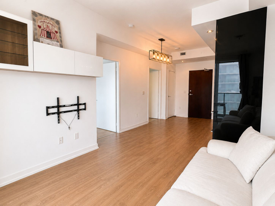 For Lease - 117 Mcmahon Drive Unit# 3605, Toronto, Ontario - Photo 1