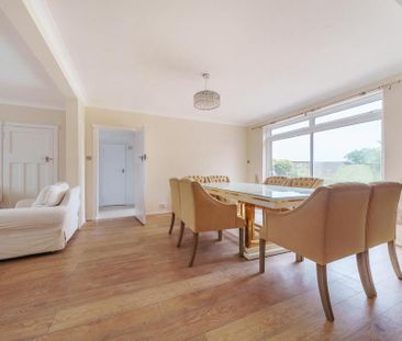 4 bedroom detached house to rent - Photo 3