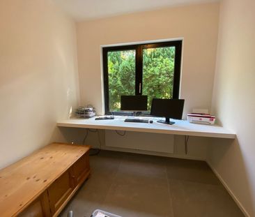 Net gerenoveerde woning met 4 slaapkamers - Photo 1