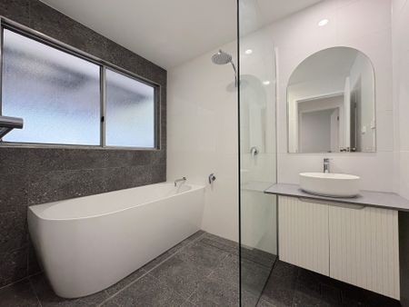 Freshly renovated Family Home - Photo 3