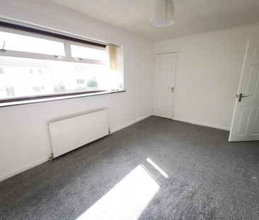2 bedroom semi-detached house to rent - Photo 6