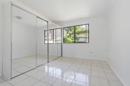 Spacious 2 Bedroom Granny Flat with Private Backyard - Photo 2