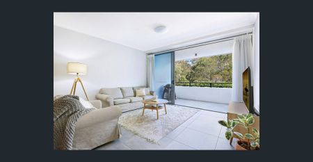 Two Bedroom Apartment in the Sought after South Lakes Complex - Photo 3