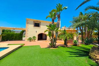 WIDE ESTATE FOR RENT IN TEULADA FOR LONG TERM