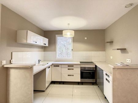 Location Appartement 5 pièces 99m² ANTIBES 06600 - Photo 3