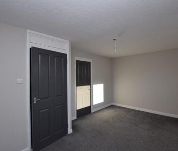 2 bedroom semi-detached house to rent - Photo 3