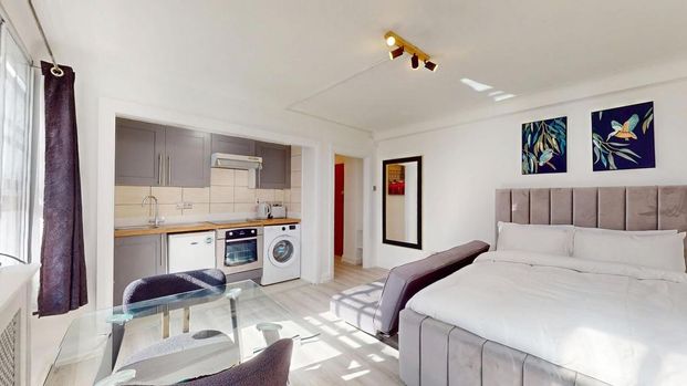 Studio to rent - Photo 1