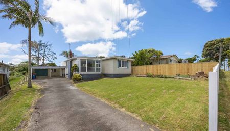 Coastal Charm & Freshly Renovated Space - Photo 5