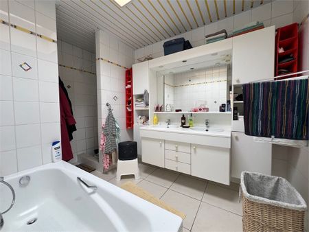 Charmante woning met 3 slaapkamers en garage - Foto 4