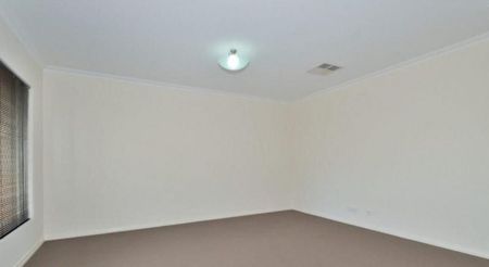 Modern Family Home- Spacious & Low-Maintenance - Photo 4