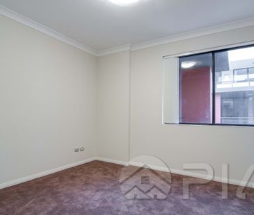 Stylish 1 bedroom Apartment with car space, walk to Norwest Metro - Photo 6