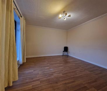 4 bedroom terraced house to rent - Photo 2