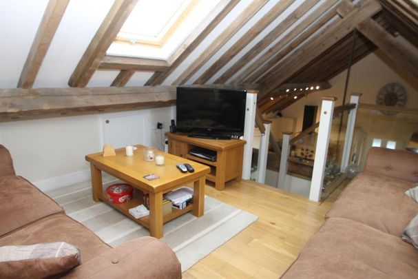 2 bedroom maisonette to rent - Photo 1