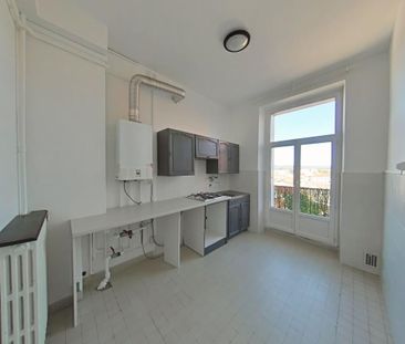 Location Appartement 2 pièces 53m² ROMANS SUR ISERE 26100 - Photo 3