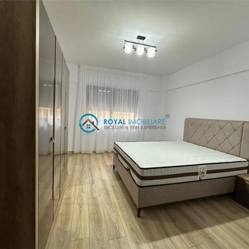 Royal Imobiliare - Inchiriere apartament 3 camere zona Albert - Fotografie 1