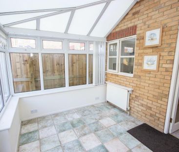 2 bedroom end of terrace house to rent - Photo 3