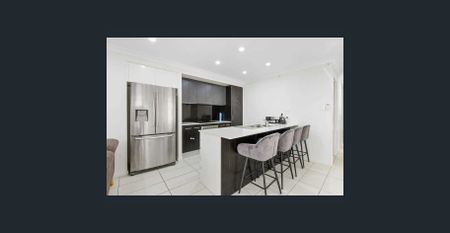 Three Bedroom Townhouse Close To All Amenities! - Photo 5