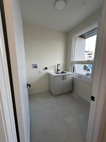 For Lease - 6316 Jewel Common, Niagara Falls, Ontario - Photo 3