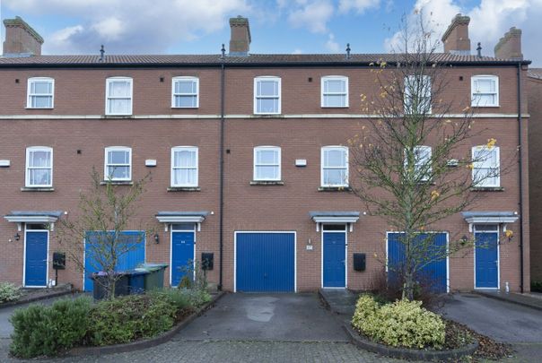 4 Bedroom - Photo 1