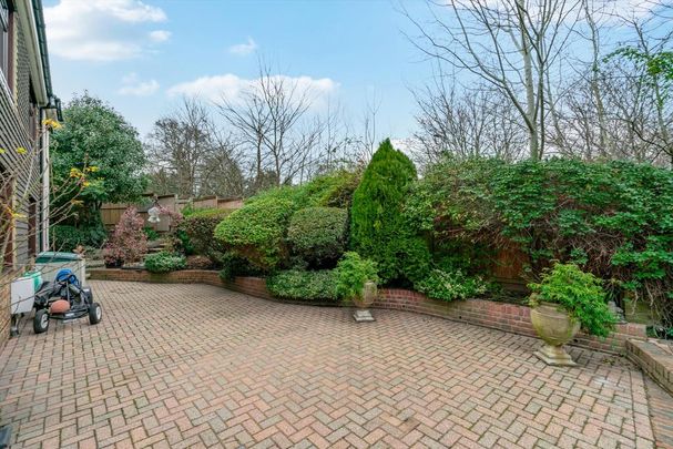 4 bedroom semi-detached house to rent - Photo 1