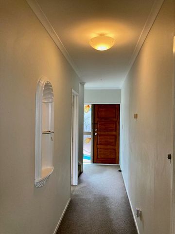 Spacious townhouse walk to beach - Photo 3