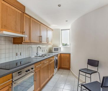 Bedsit, Manchester Road, E14 - Photo 6