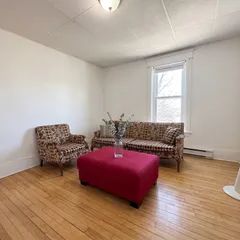 1 room apartment of 57m² in Sherbrooke - Photo 2
