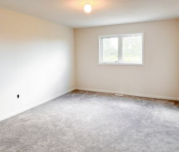 For Lease - 2611 Secreto Drive, Oshawa, Ontario - Photo 2