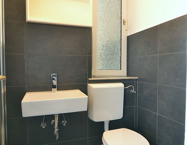 Nähe Barbarossaplatz - Modern möblierte Stadtwohnung - Photo 1