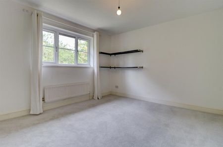 Casita Grove, Kenilworth - Photo 3