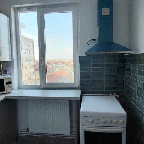 Inchiriere un apartament cu 3 camere in zona BRASOV VECHI - Photo 1