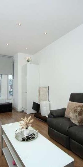 Allison Road, W3 - Photo 1