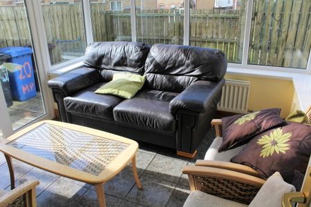 STUDENT LET 2026-27, 20 Millstone Park, Portstewart, BT55 7HL - Photo 2