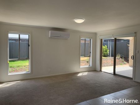 Spacious 4 Bedroom Family Home - Photo 2