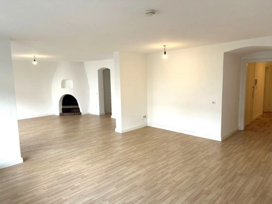 Düsseldorf-Düsseltal! Frisch renovierte 3-Zimmer-Balkonwohnung mit PKW-Stellplatz! - Photo 1