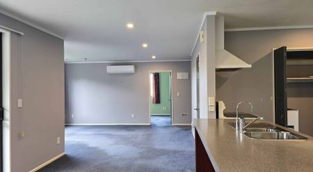 Stand alone Townhouse to Rent - Photo 5