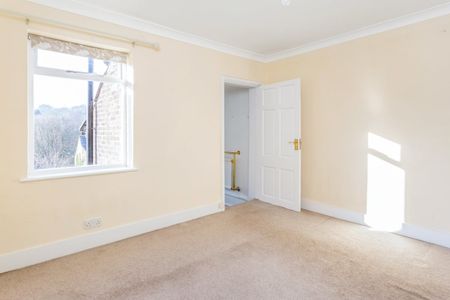2 bedroom end of terrace house to rent - Photo 4