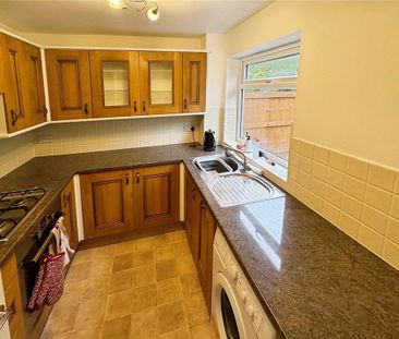 3 bedroom semi-detached house to rent - Photo 4