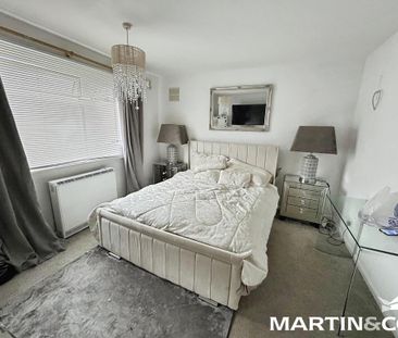 3 bedroom detached bungalow to rent - Photo 2