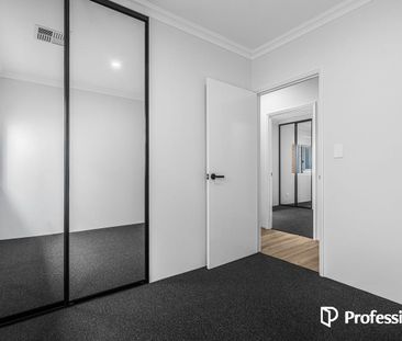 Brand New 4 x 2 Rear Villa - Photo 3