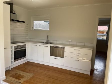 FRESHLY RENOVATED - 2 BEDROOMS - KOHI - Photo 4