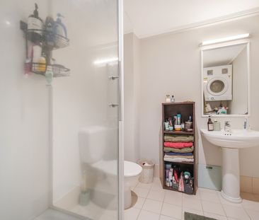 Sunny 1-Bedroom + Study Apartment with Car Park & Facilities - Photo 6