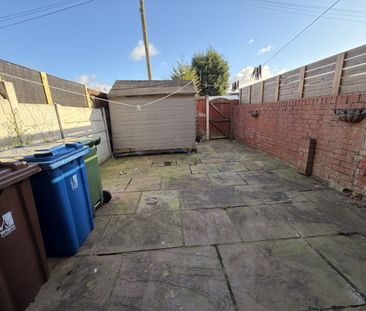 Bradley Lane, Standish, Wigan, WN6 0XF - Photo 3