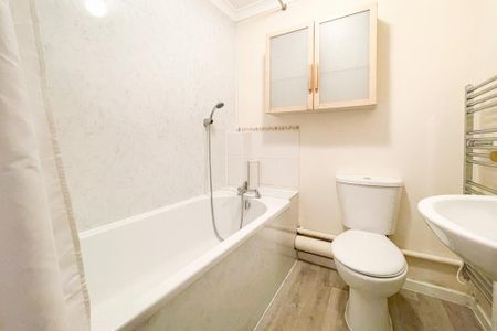 1 bedroom ground floor flat to rent - Photo 4