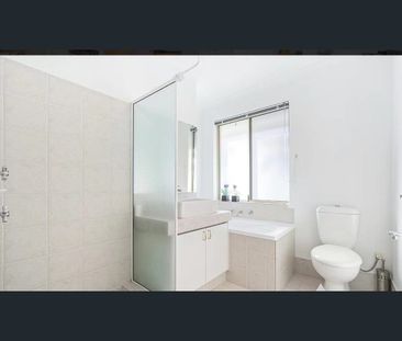 Convenient Family Home - Photo 1