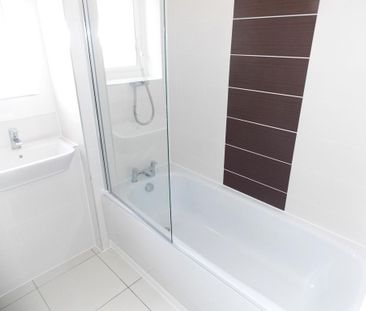 3 bedroom apartment to rent - Photo 4